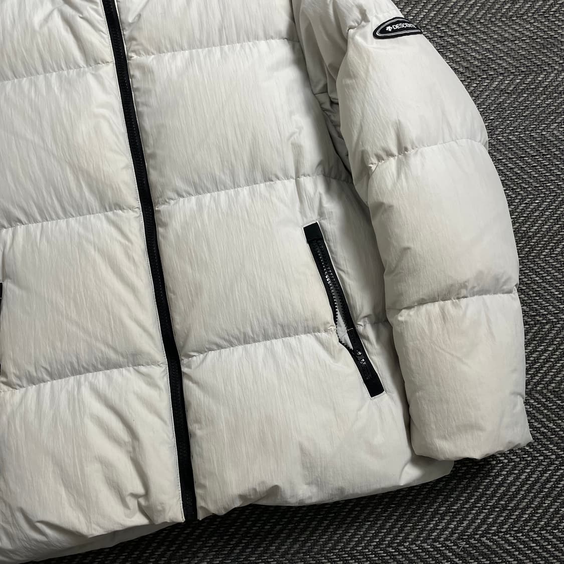 데상트 패치 로고 덕다운 푸퍼 패딩o 4075 상품이미지2