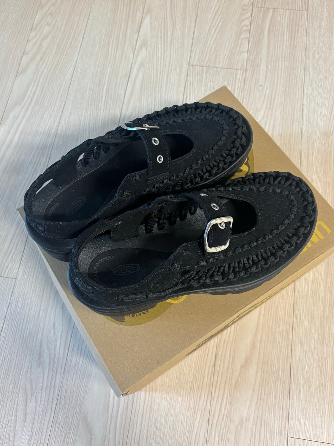 킨 keen 유니크 플랫폼 메리제인 샌들 250 사이즈 새상품 상품이미지1