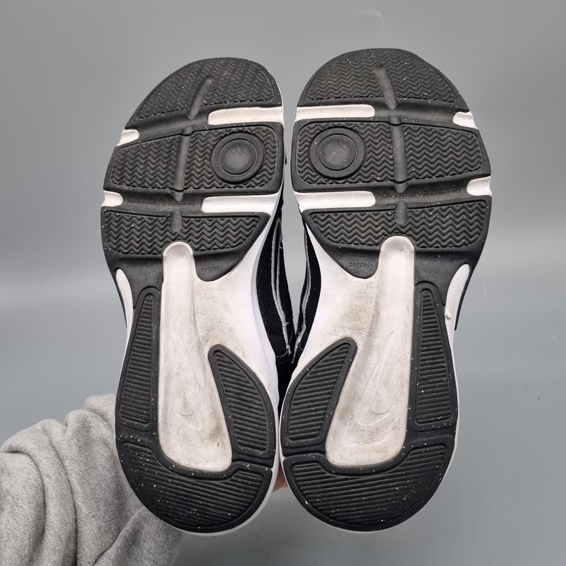 나이키 디파이올데이 운동화 245 상품이미지3