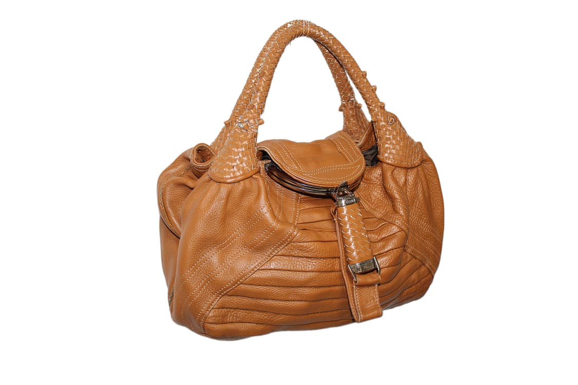 🥀벨라 하디드 FENDI SPY BAG 펜디 스파이백 상품이미지7