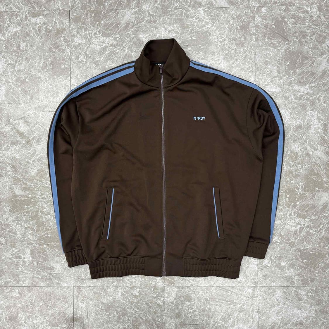Nerdy 널디 초코브라운 신형 트랙탑 희귀져지(L) 상품이미지2