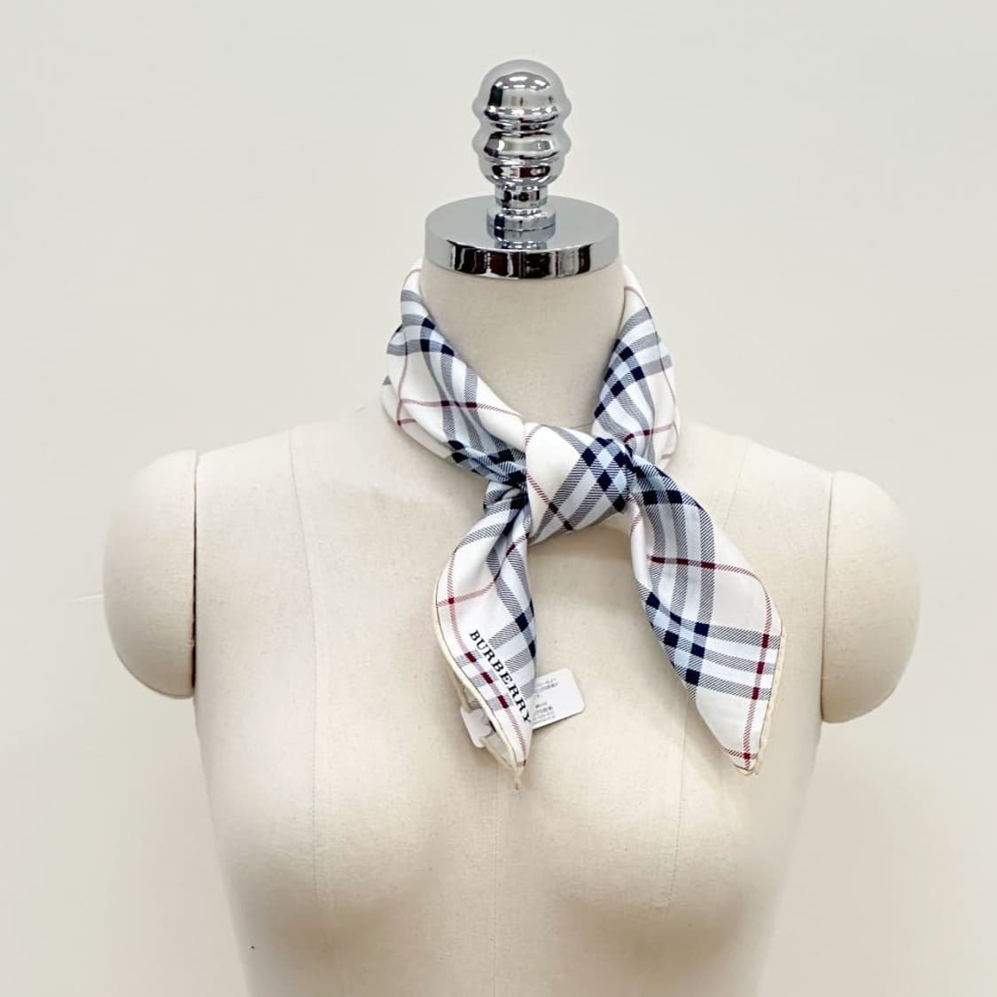 (새상품) burberry /버버리 실크혼방 쁘띠스카프 상품이미지10