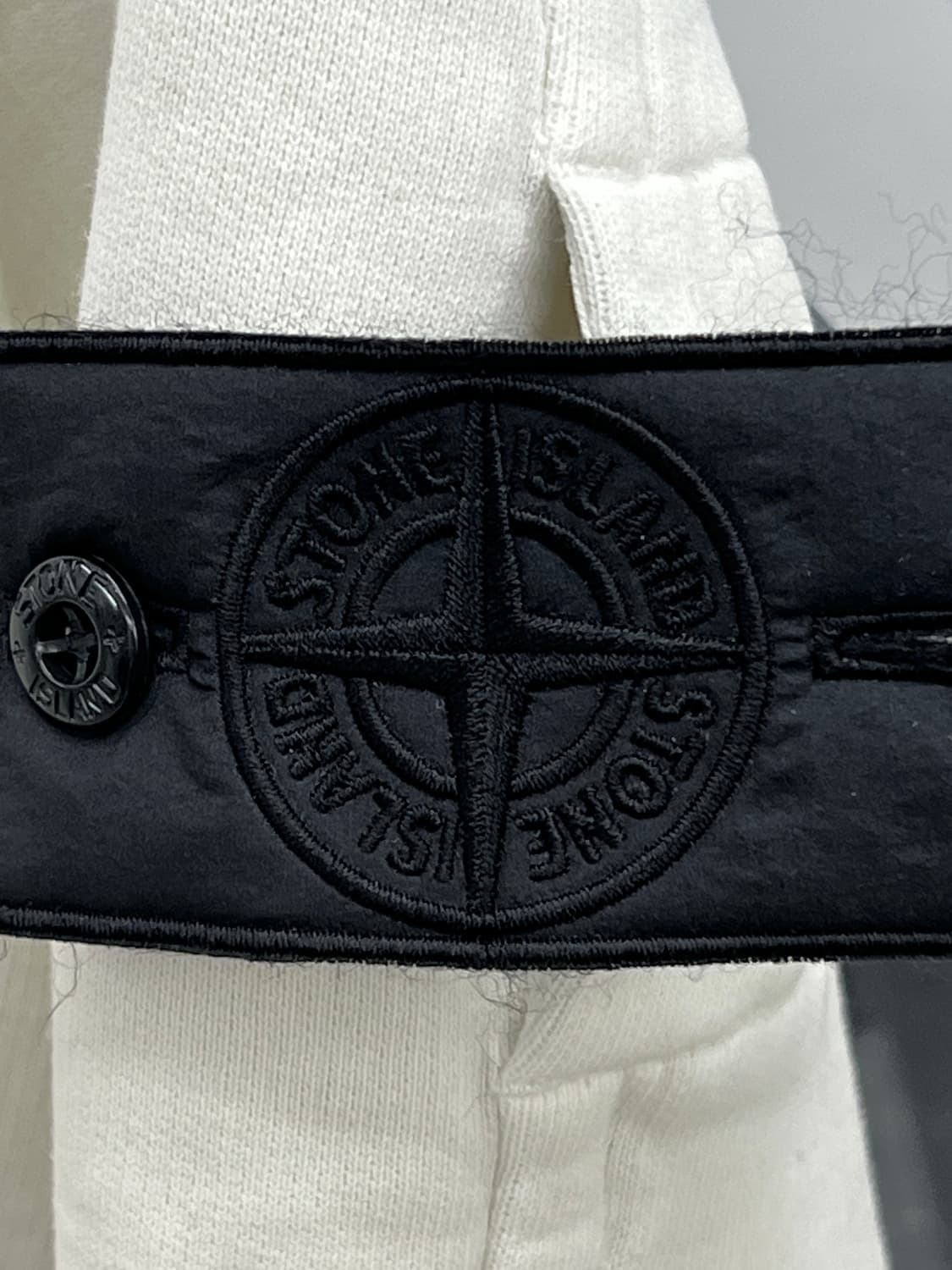 스톤아일랜드 23SS 쉐도우 프로젝트 와펜 맨투맨 상품이미지7