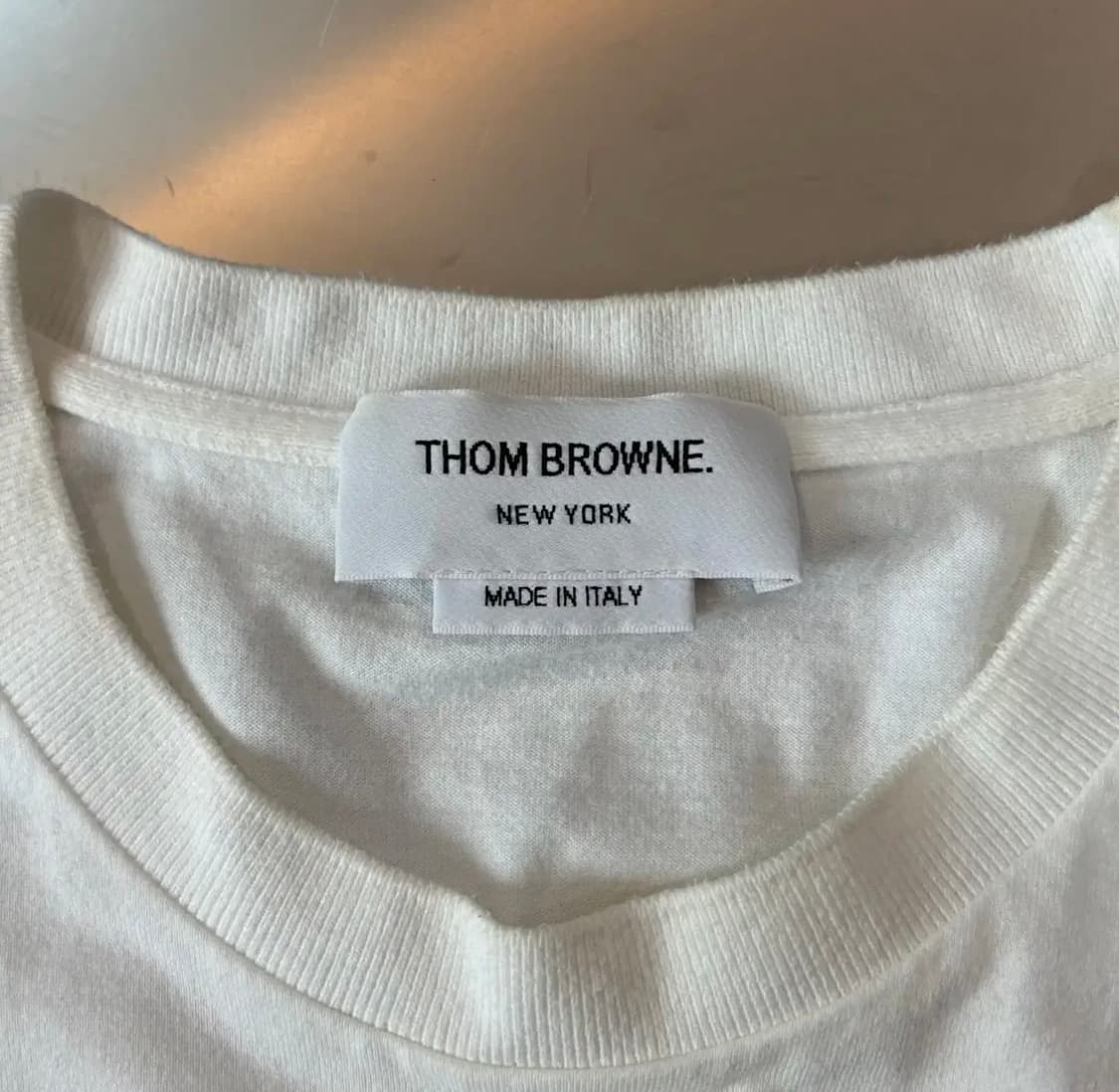 톰브라운 사선 완장 자수 반팔 상품이미지2