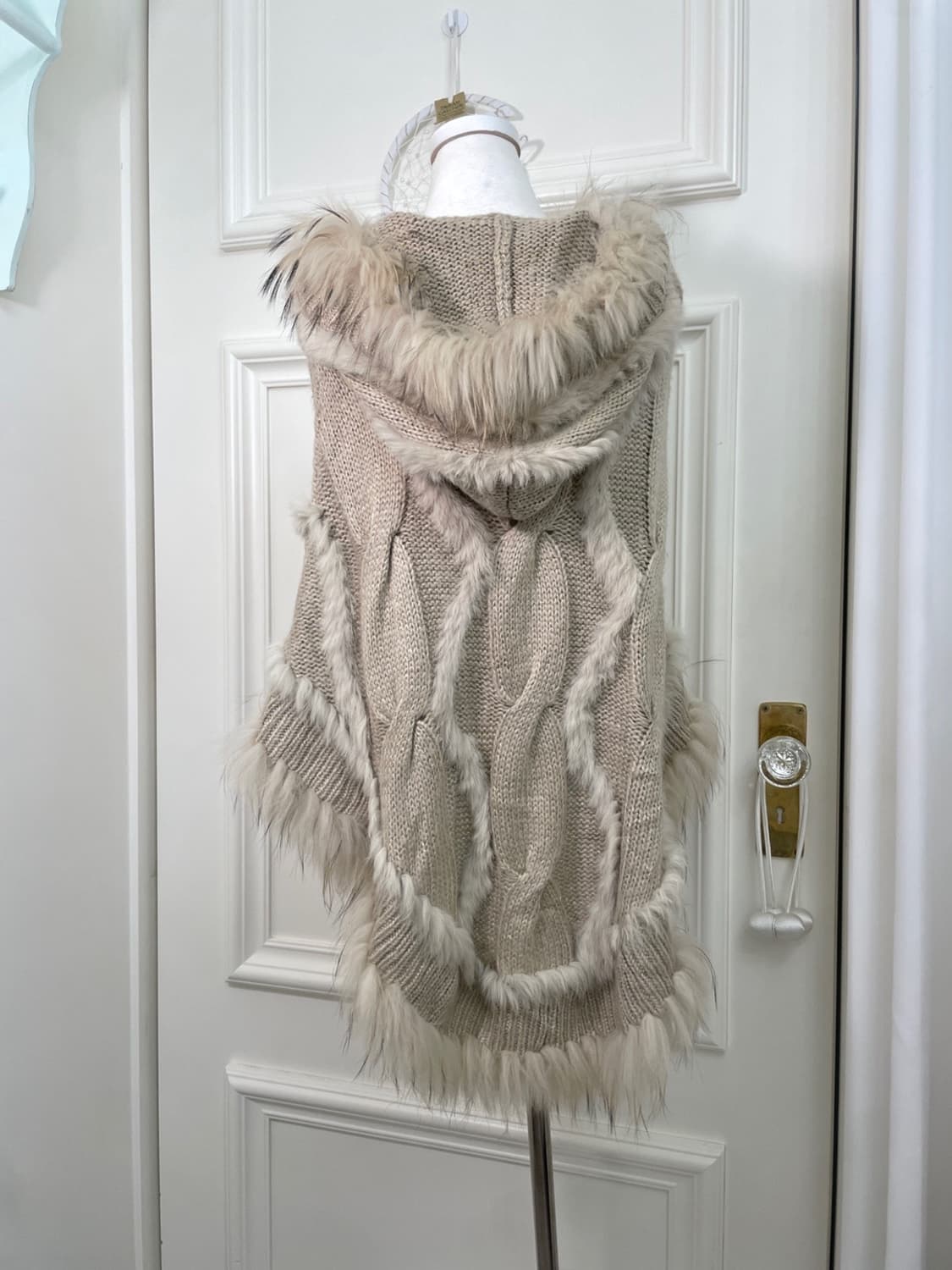 beige rabbit fur hoodie cape 상품이미지3
