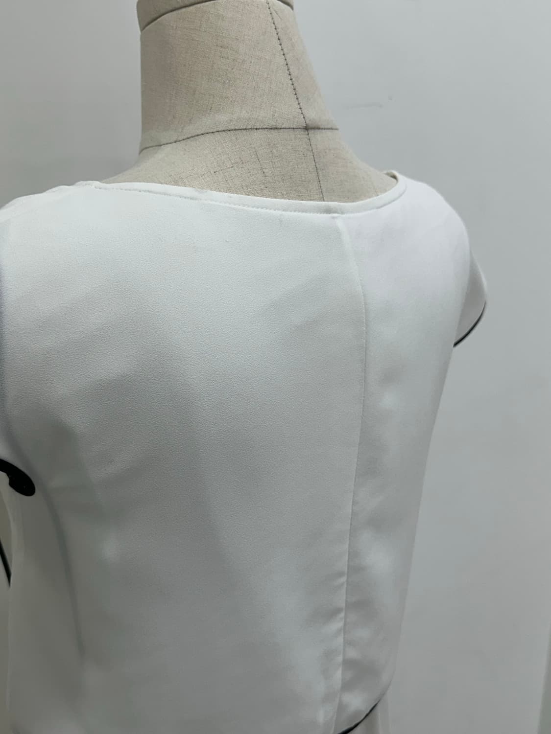 오즈세컨 민소매 블라우스 상품이미지5