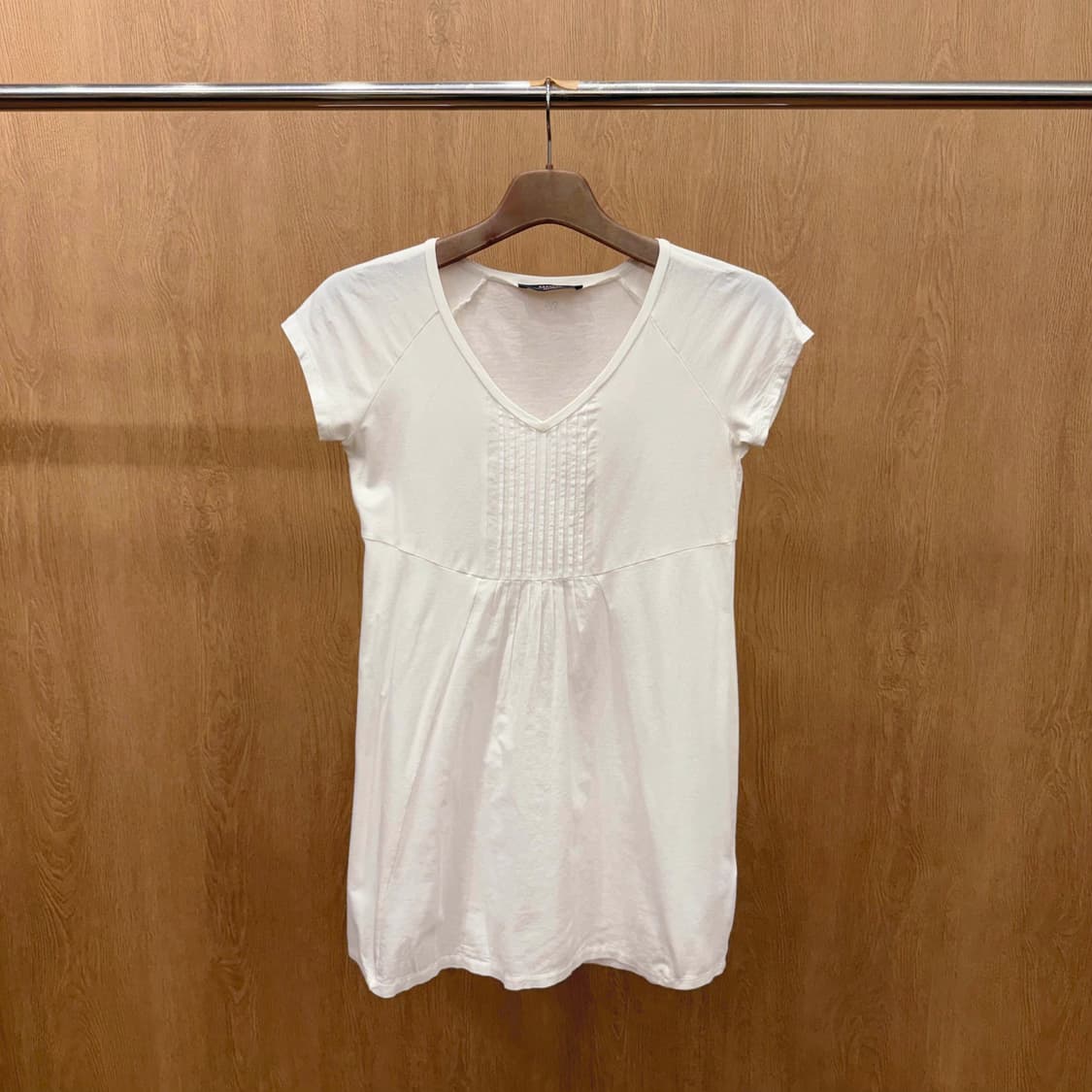 막스마라 위켄드 브이넥 핀턱 절개 디테일 블라우스 아이보리 상품이미지2