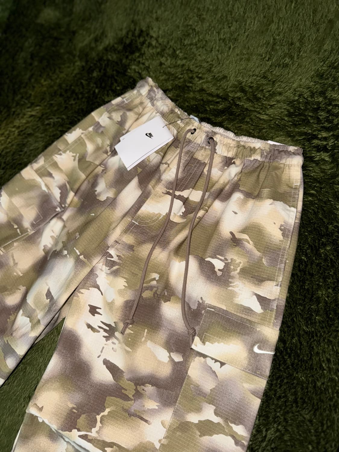 [M] 나이키 우먼즈 카모 립스탑 미드라이즈 카고 팬츠 상품이미지2