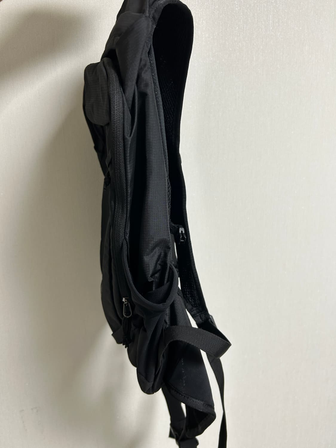살로몬 백팩 20L 상품이미지3