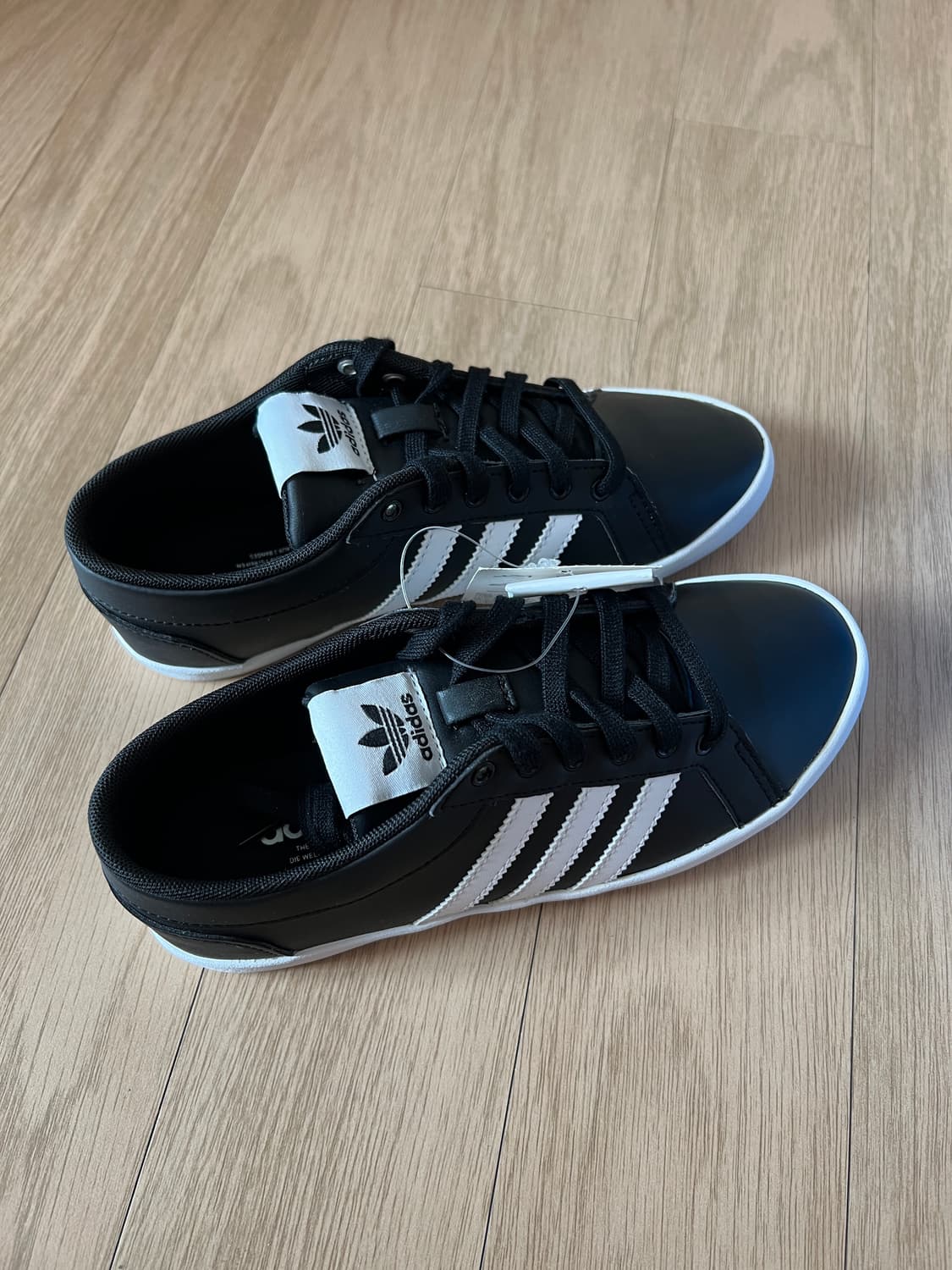 [220mm] [새제품]  깔끔한 아디다스 단화 (블랙) 상품이미지2