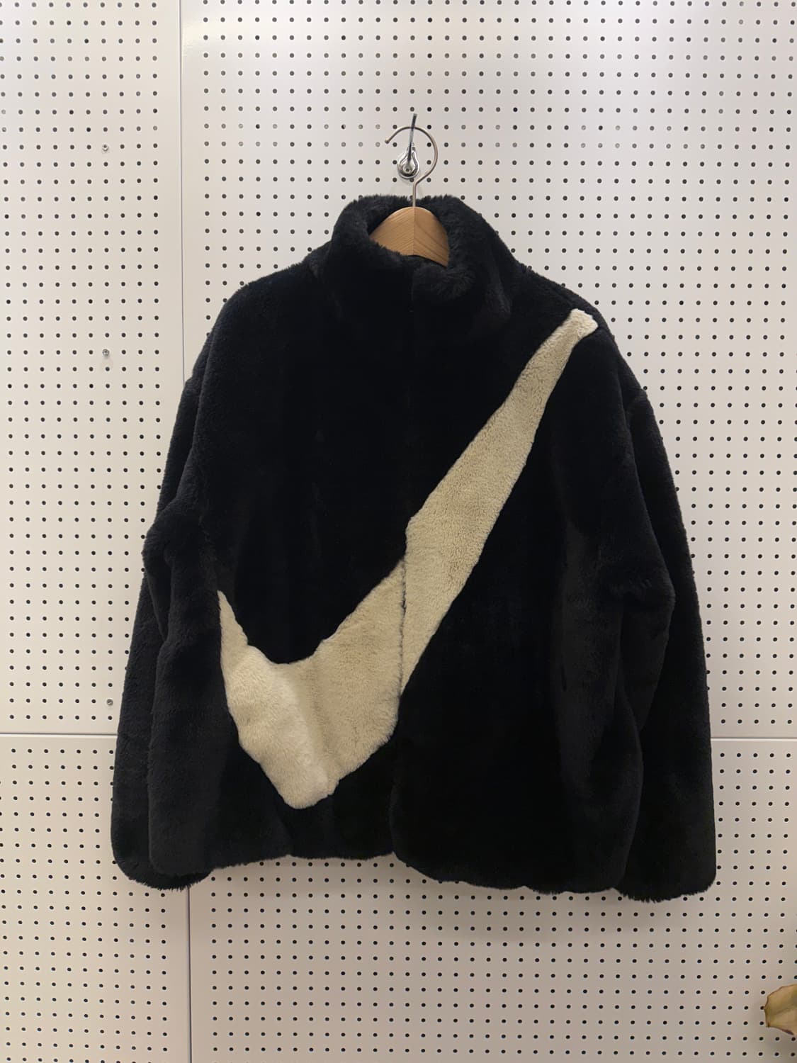 나이키 페이크 퍼 빅스우시 블랙 집업 U155 상품이미지2