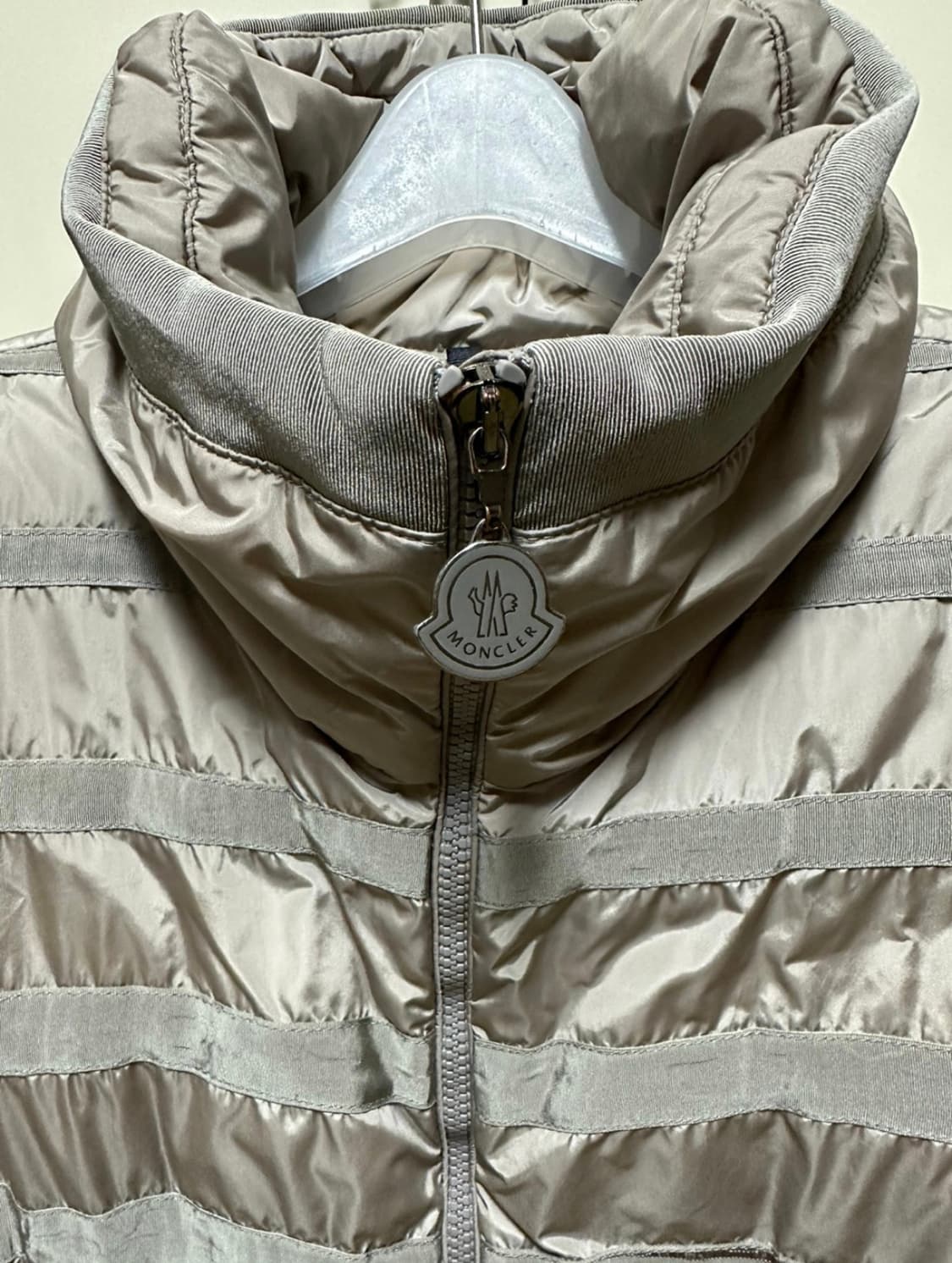 [0] 몽클레어 여성 샤르밀레 덕다운 롱패딩 코트 상품이미지5