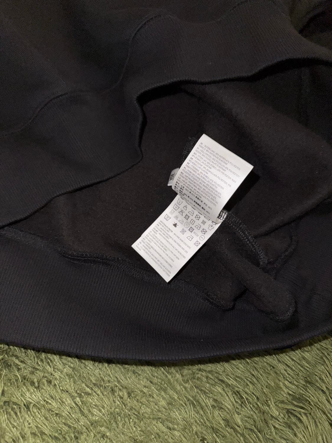 칼하트 WIP 엠브로이더리 소프트 터치 스웻셔츠 블랙 상품이미지7