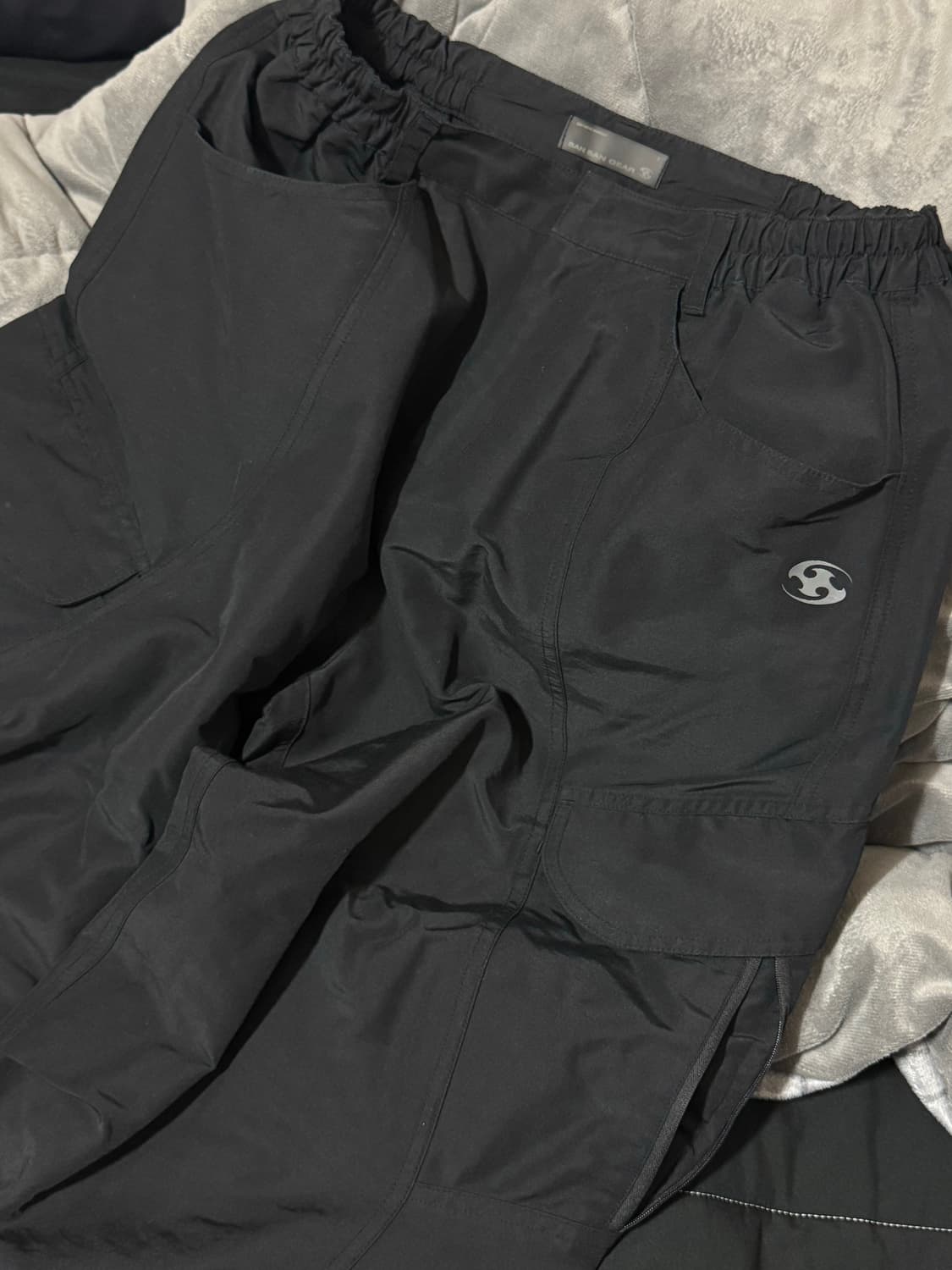 산산기어 23FW 핀턱 카고 팬츠 2사이즈 판매! 상품이미지2