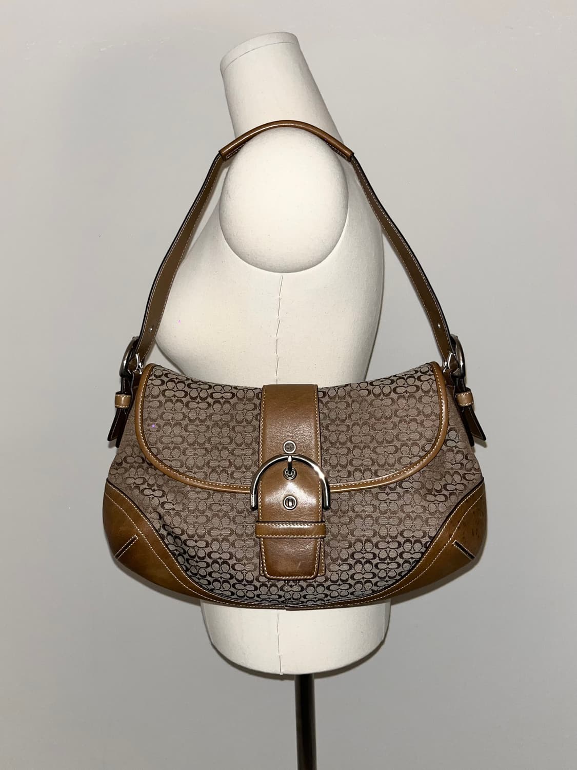 Coach Beige Basic Design Shoulder Bag 상품이미지1