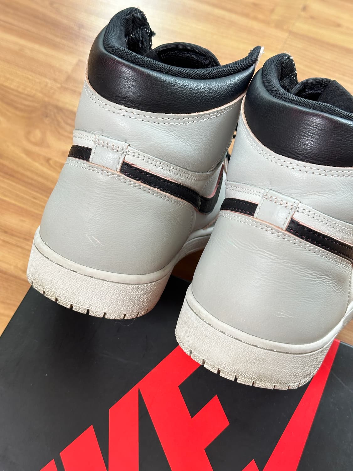 [상태좋음] 나이키 조던1 SB 뉴욕투파리 US10.5 상품이미지5