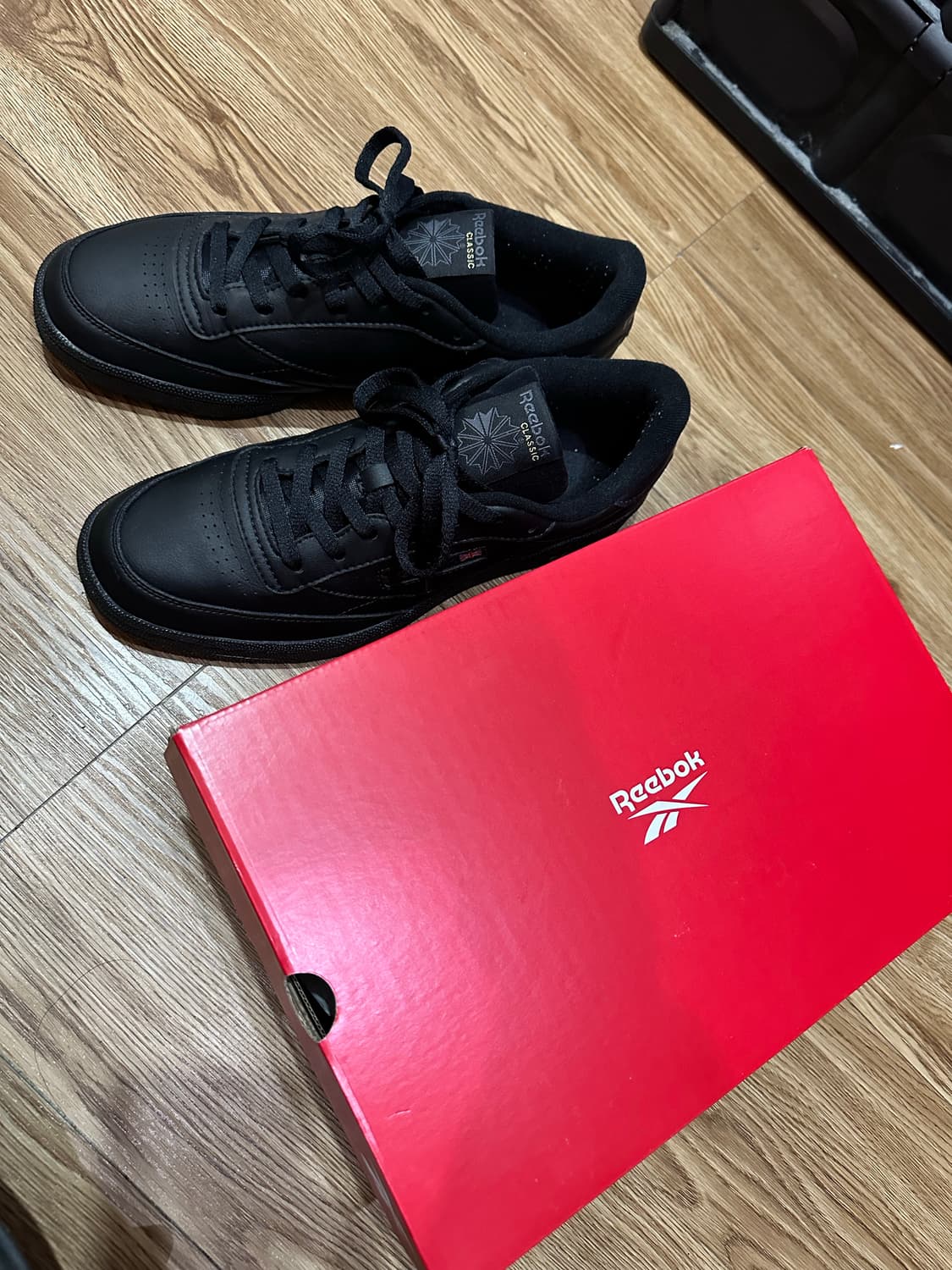 리복 클럽c트리플 블랙 300 2회착 상품이미지1