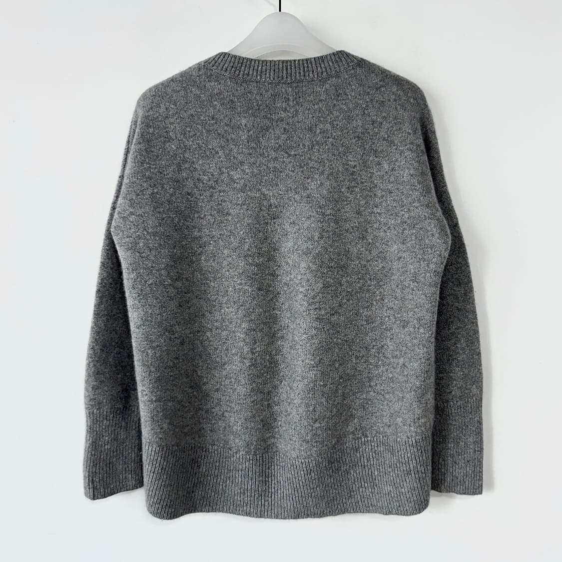 띠어리 크루넥 캐시미어 니트 스웨터 상품이미지4