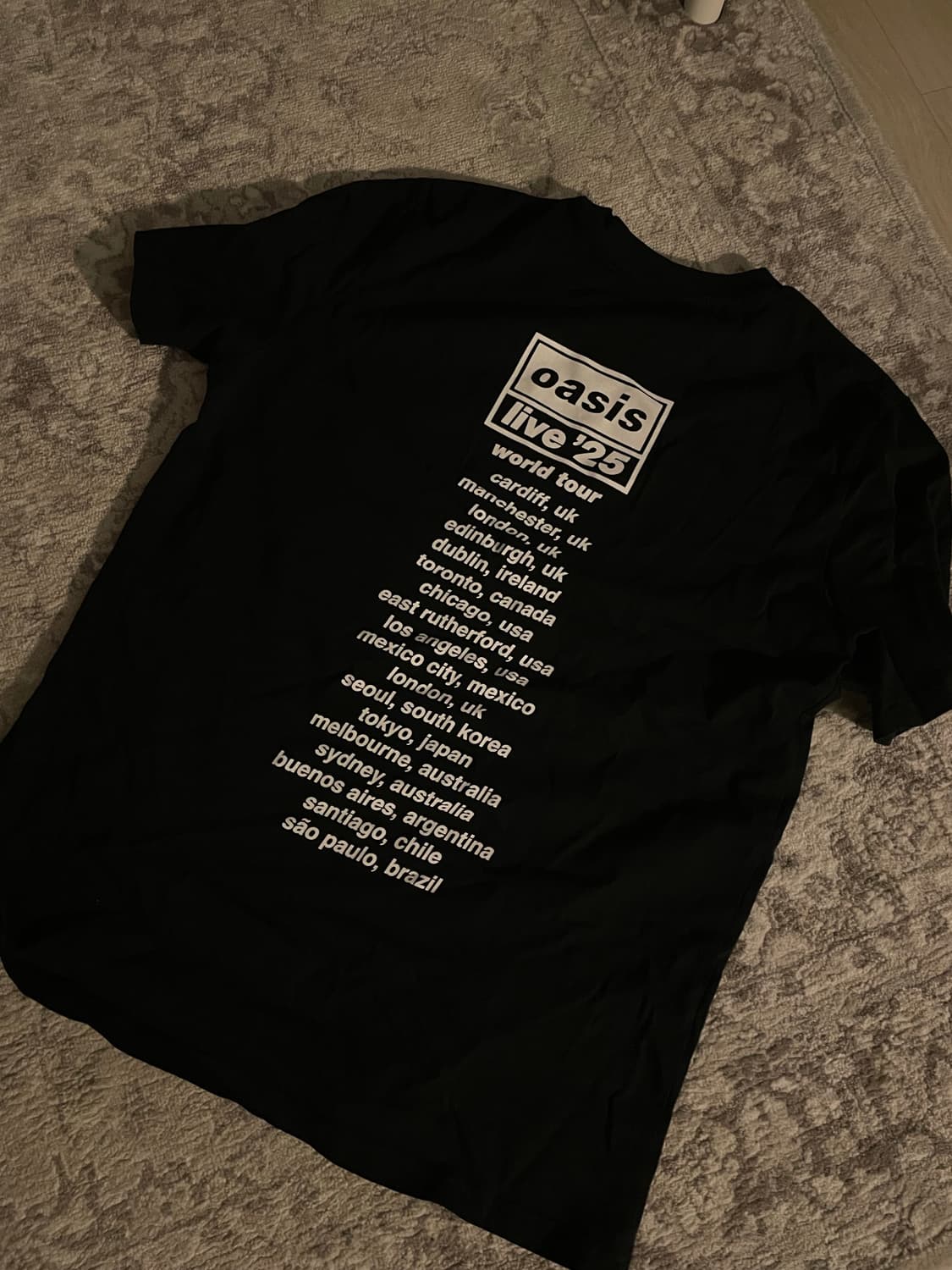 오아시스 Live '25 월드투어 검정 티셔츠 상품이미지1