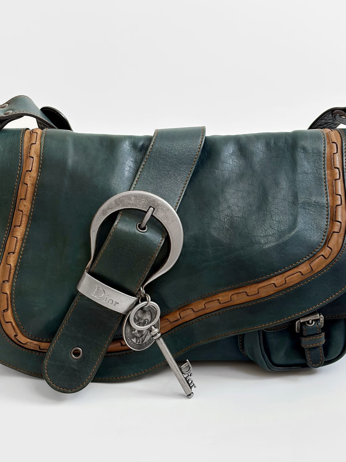 디올 가우초백 판매합니다. 상품이미지2