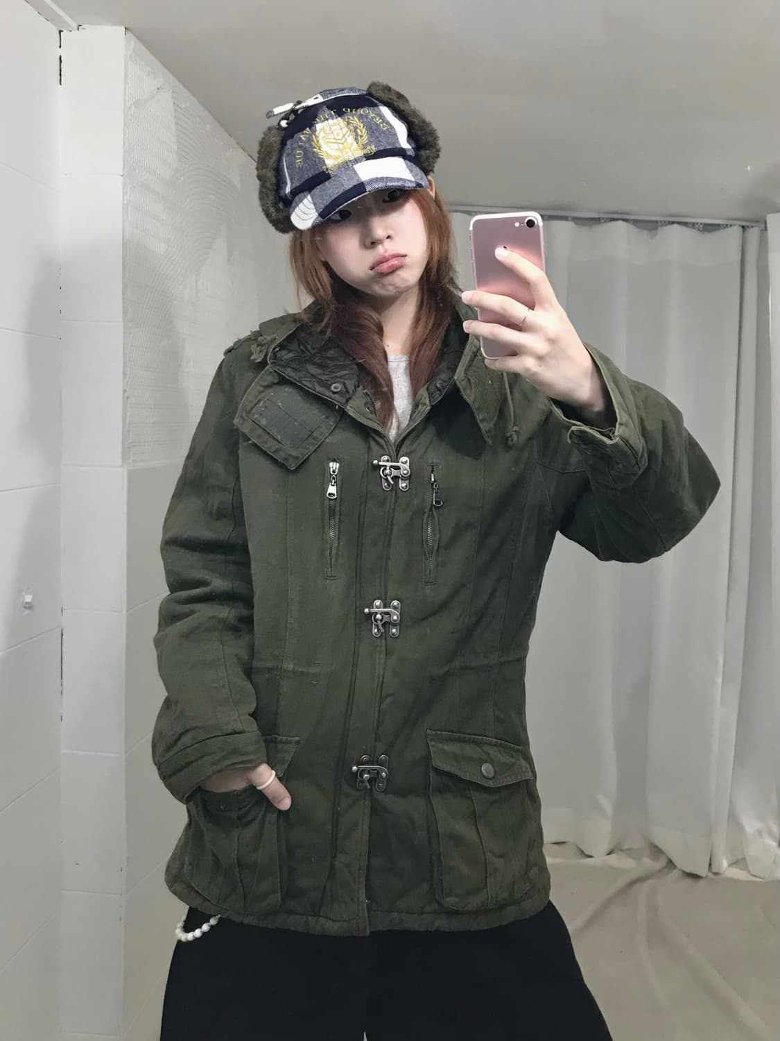 인더애틱 클로저 디테일 카키 야상 자켓, 체크 프레피 트루퍼햇 상품이미지2