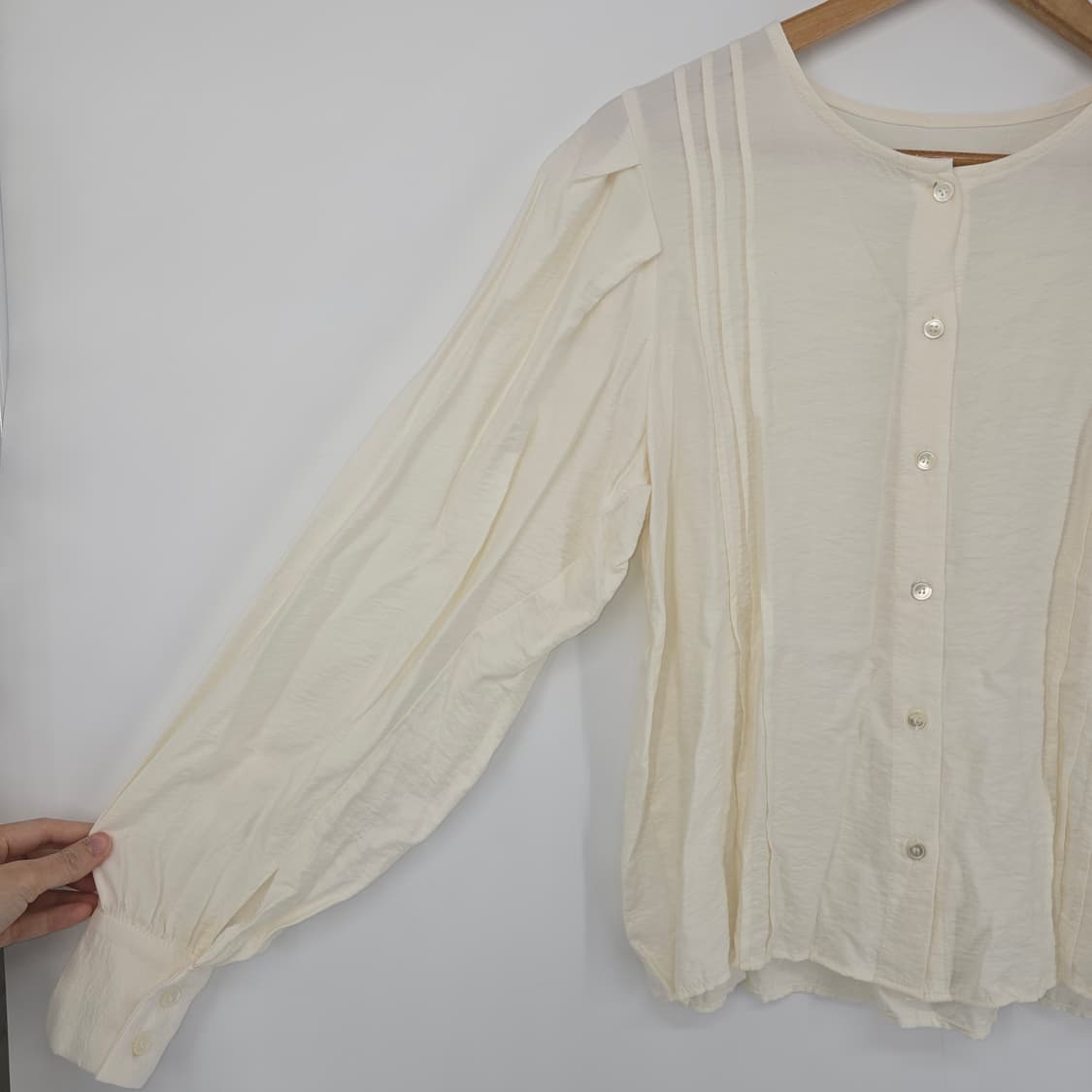 SLOWB 아이보리 퍼프 긴팔 블라우스 상품이미지2