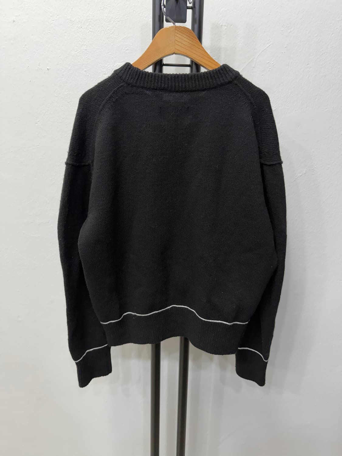 정품) 마뗑킴 25ss 블랙 오버핏 니트 스웨터 S 상품이미지4