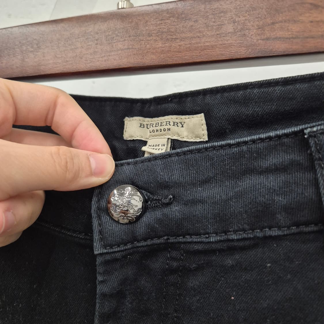 버버리 우먼스 블랙진 팬츠 상품이미지3