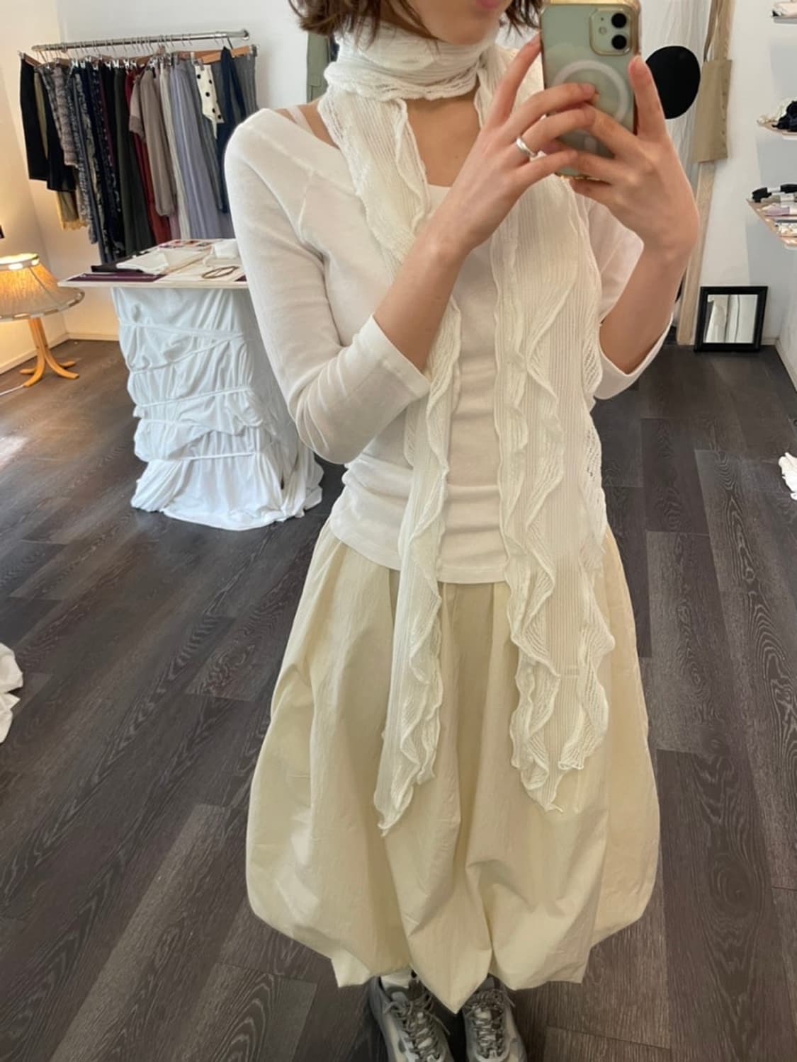 Breeze archive coco scarf 차콜/화이트 상품이미지2