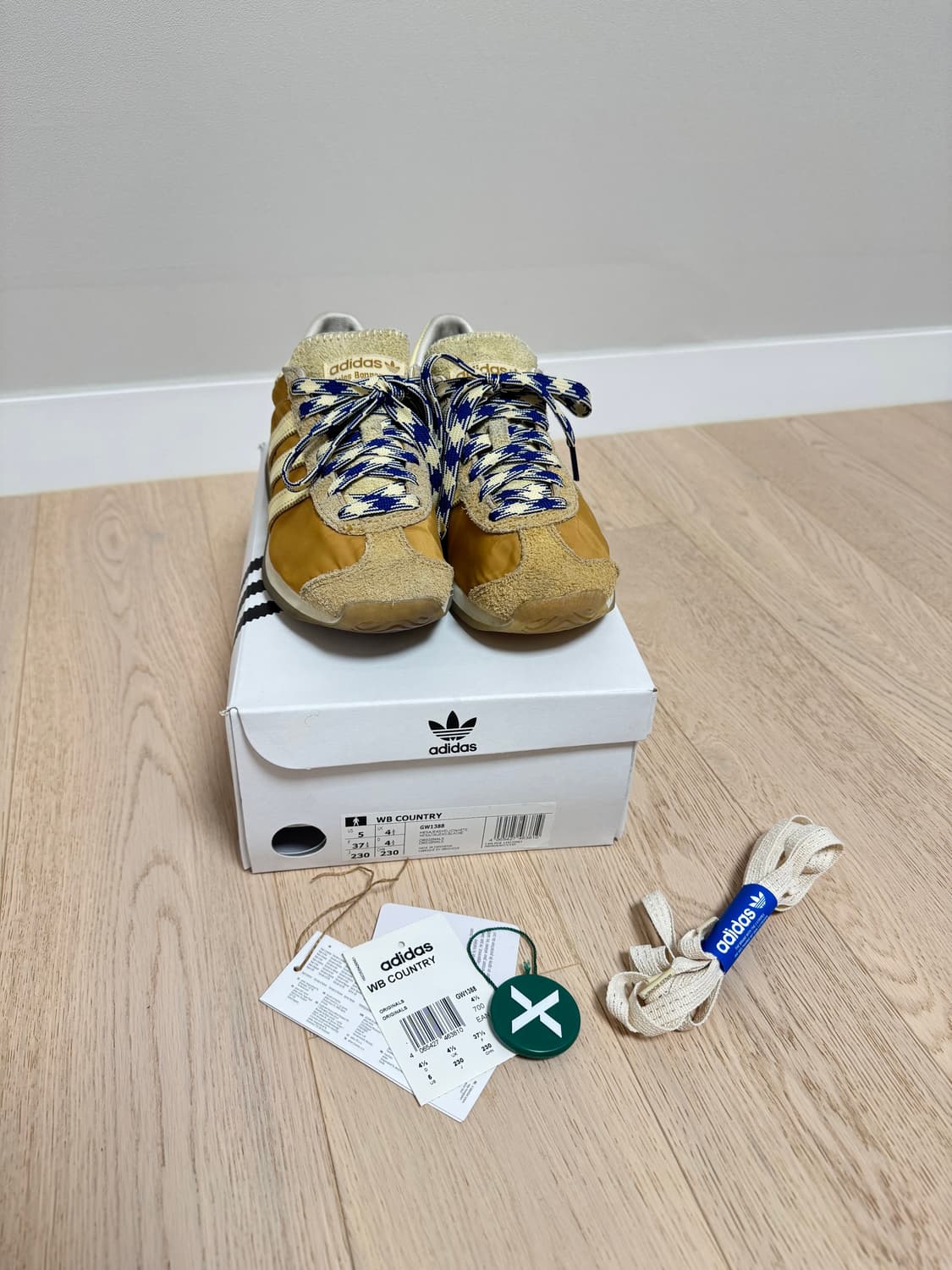 [230] 아디다스 웨일즈보너 컨트리 메사 상품이미지1