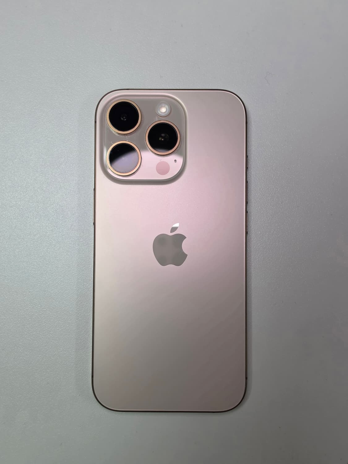 아이폰 16 프로 256기가 데저트티타늄 판매합니다(자급제) 상품이미지1