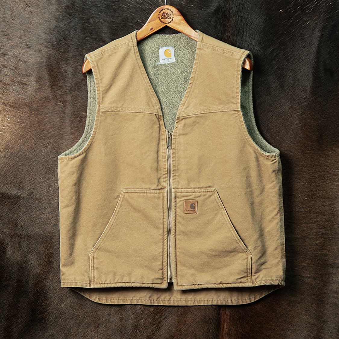 [105] 칼하트 V26 샌드스톤 쉐르파 라이닝 베스트 브라운  상품이미지1