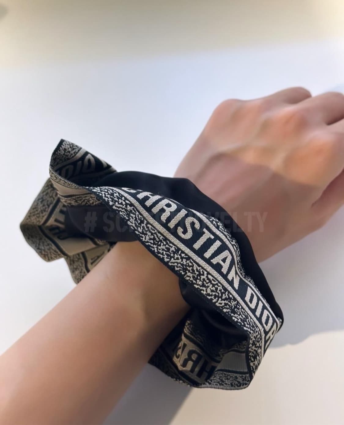 크리스찬 디올 클래식 빈티지 헤어슈슈  상품이미지3