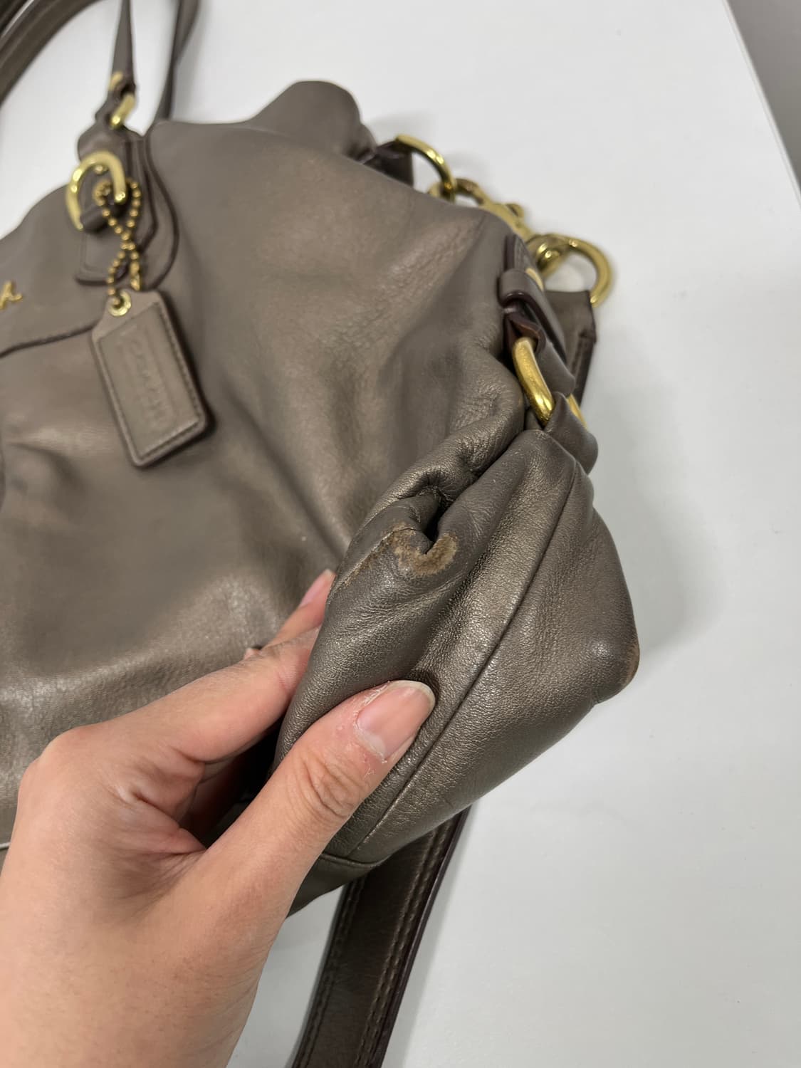 코치 빈티지 브라운 숄더백 상품이미지4