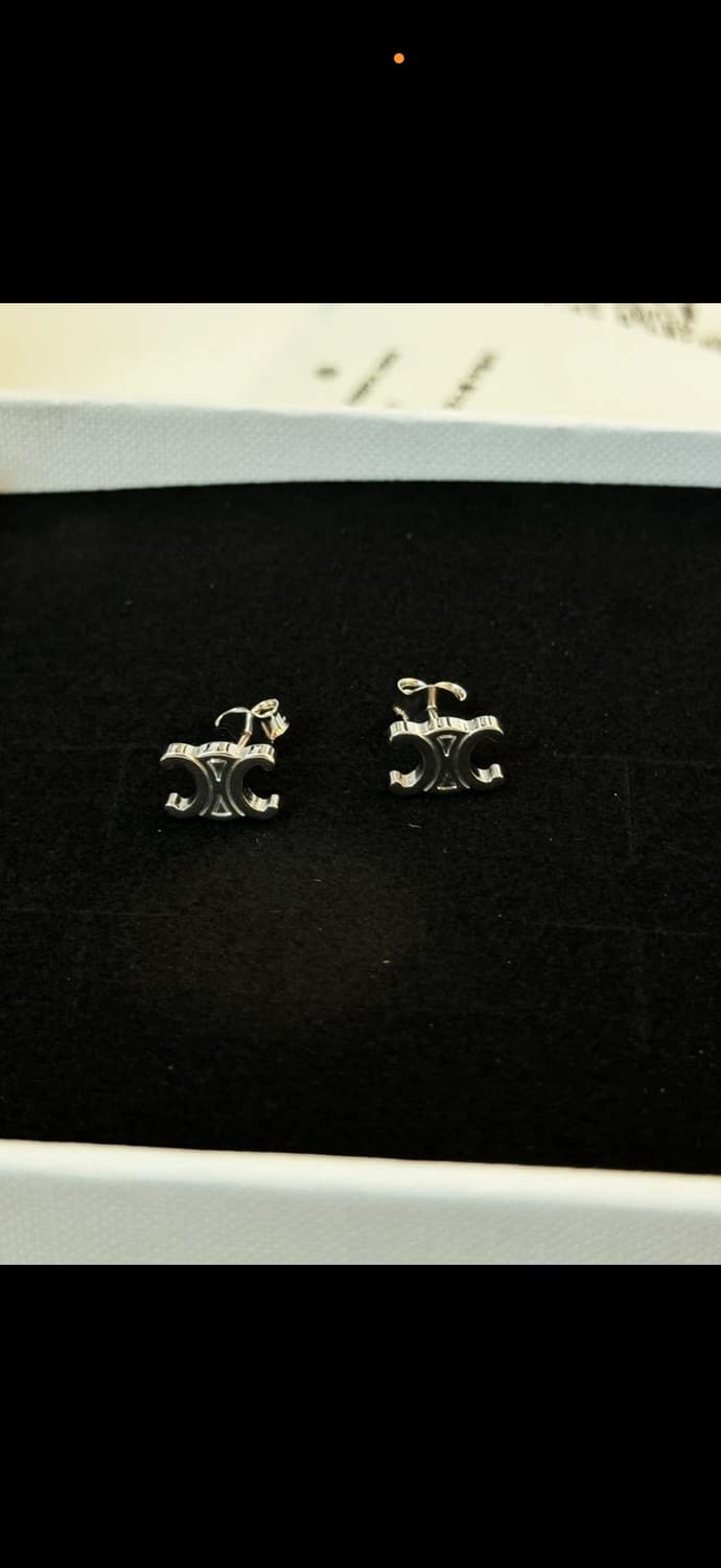 셀린느 트리옹프 귀걸이 실버🔥 상품이미지4