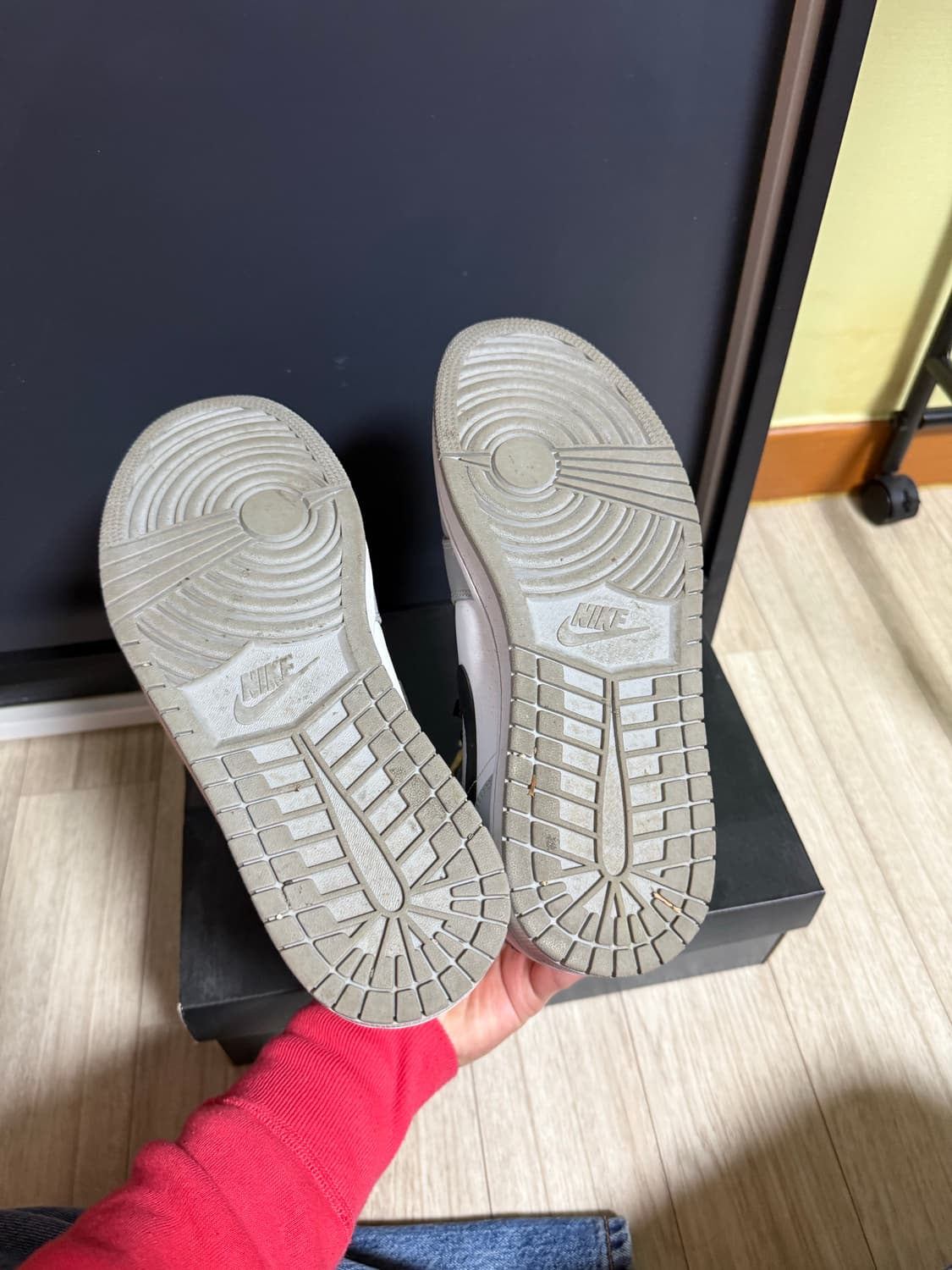 나이키 조던1 미드 스모크 그레이 상품이미지3