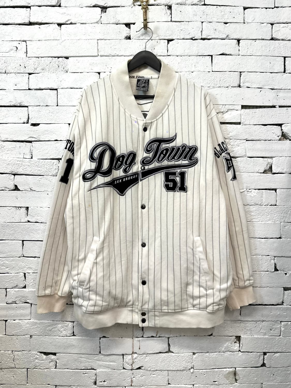 Dog Town White Velvet Varsity 상품이미지1