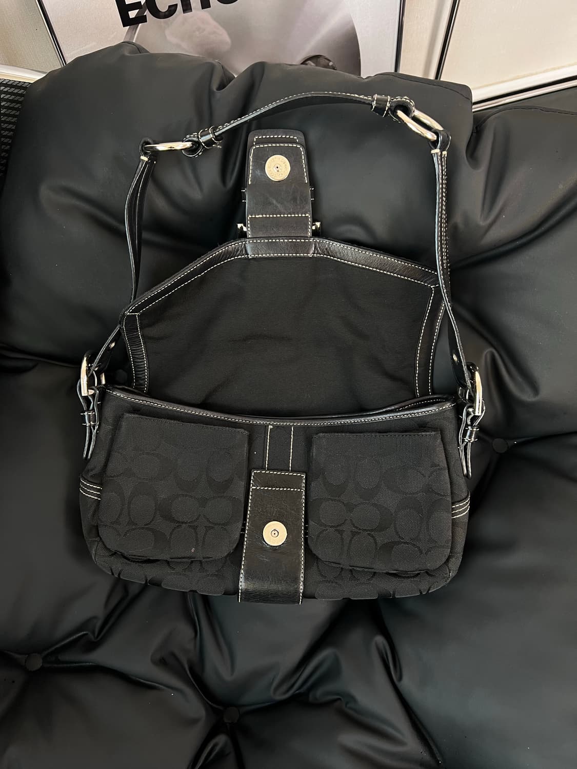 코치 소호 Y2K 버클 숄더백 상품이미지3