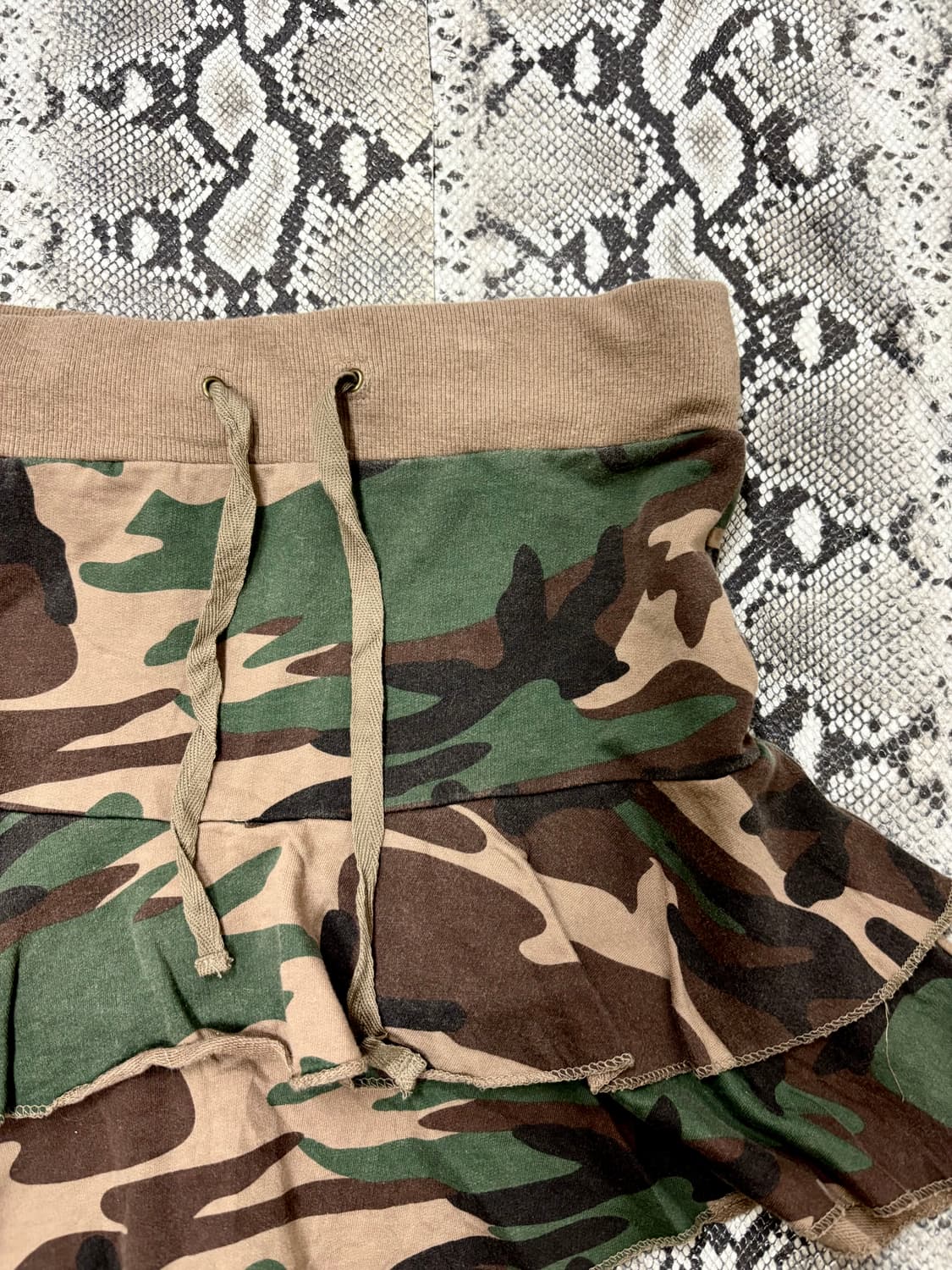 “Vintage” Y2K Camp Pattern Skirts 상품이미지3