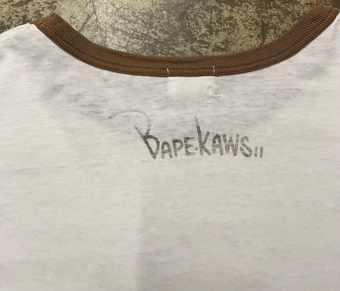 00s bape x kaws 링거티셔츠 상품이미지6