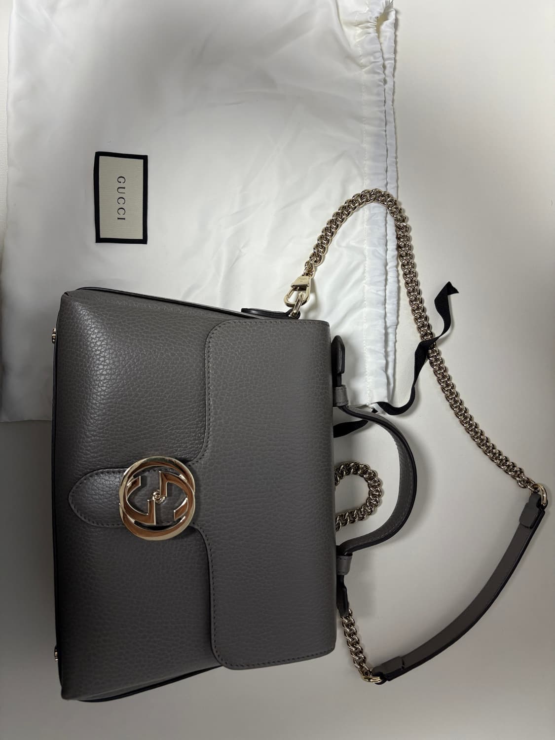 gucci 구찌 여성 인터로킹 GG 체인 스몰 숄더백 상품이미지1