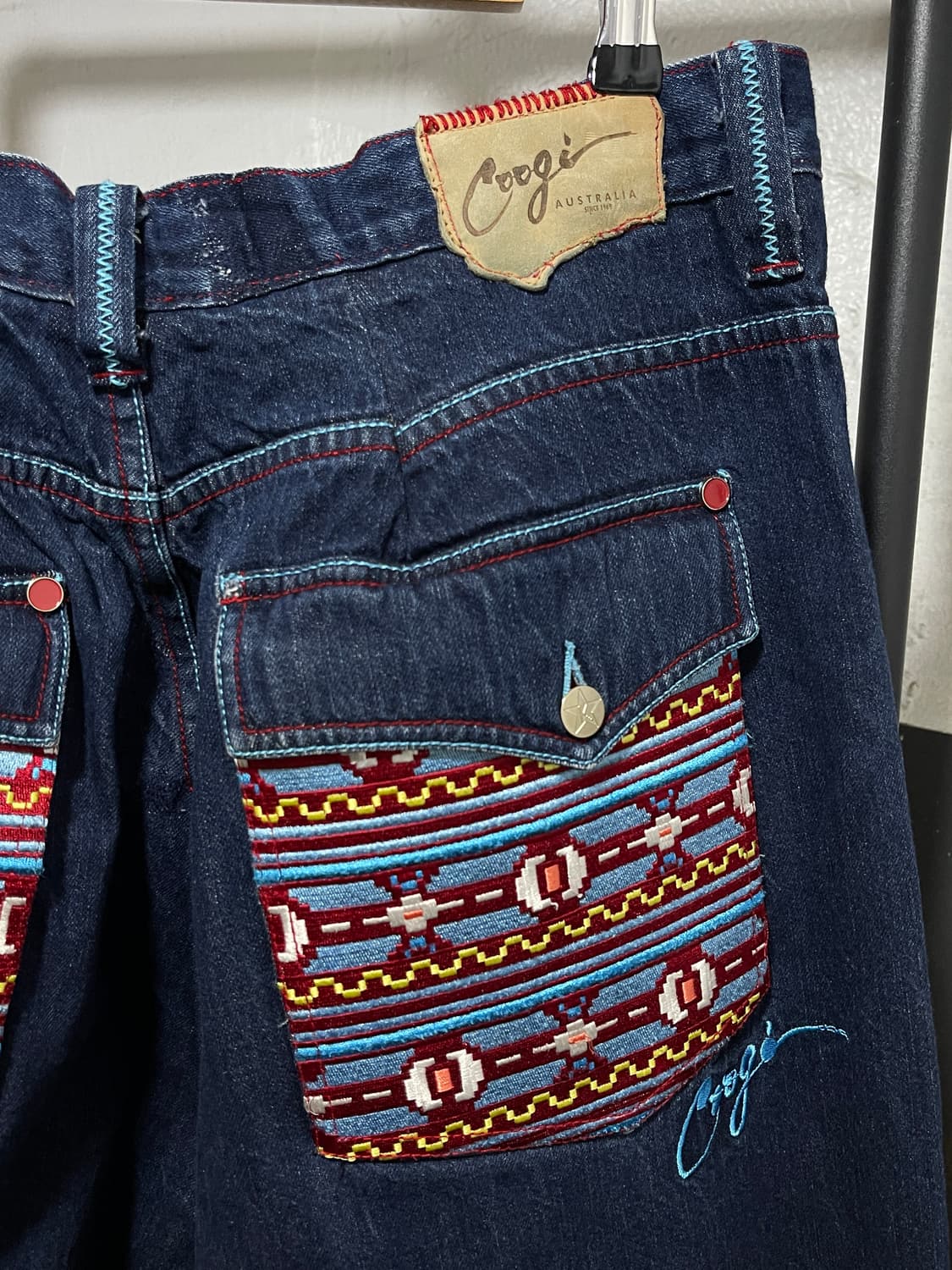 쿠지 올드스쿨 자수 팬츠 상품이미지2