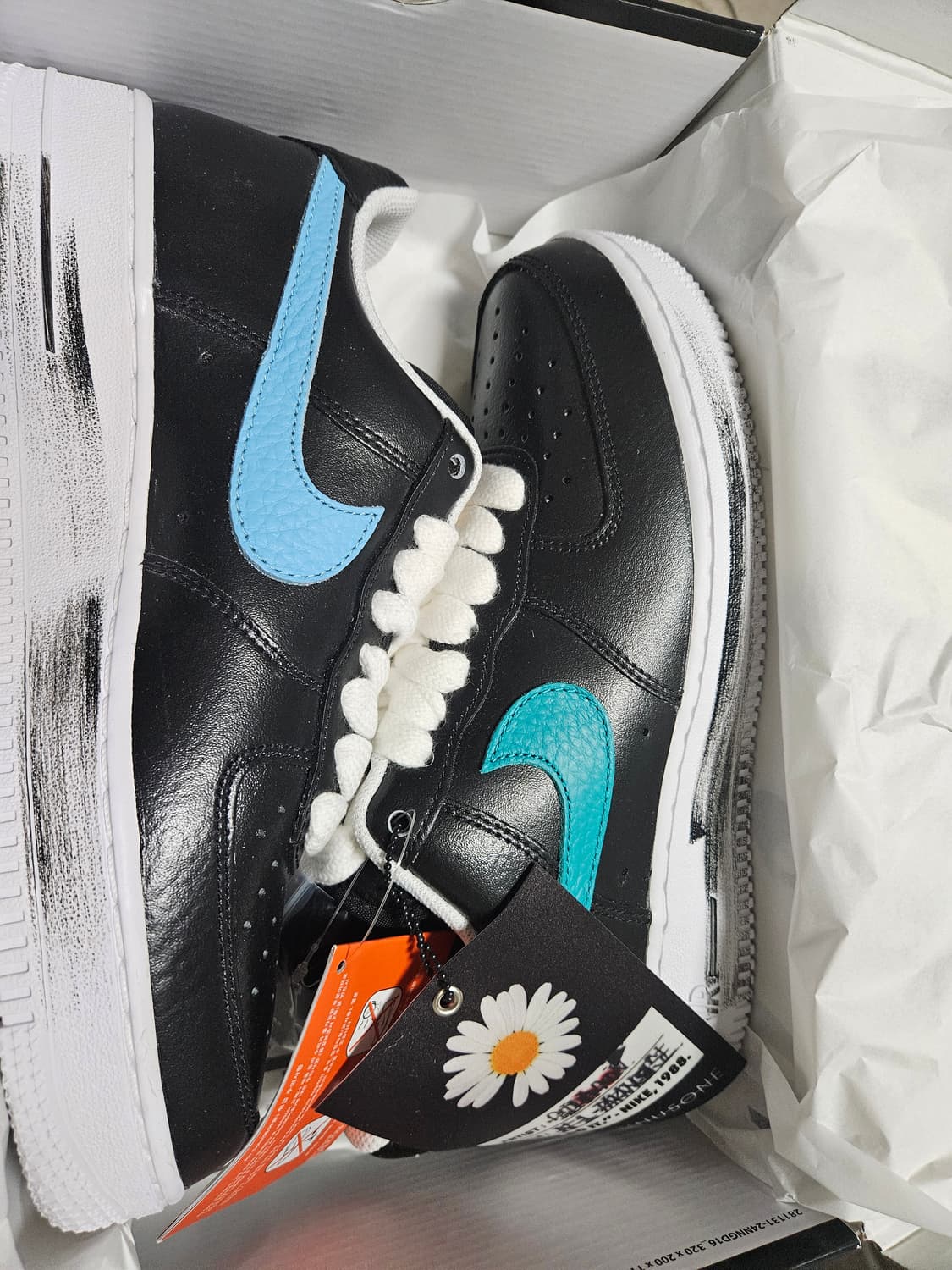 나이키 x 피스마이너스원 에어포스 1 로우 파라노이즈 3.0 상품이미지1