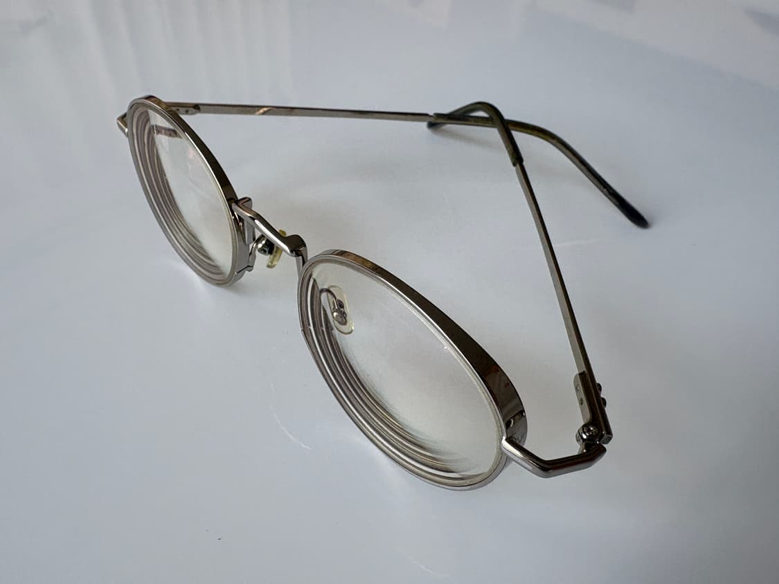 젠틀몬스터 리버티 Liberty Col.02 은색 안경테 상품이미지2