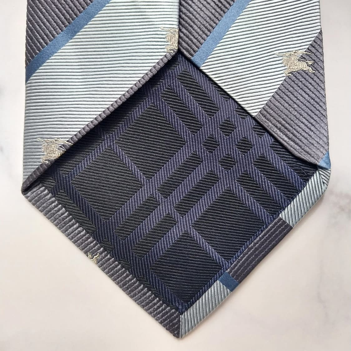 버버리 실크 네이비&그레이 스트라이프 넥타이 9.8cm A등급 K1086 상품이미지8