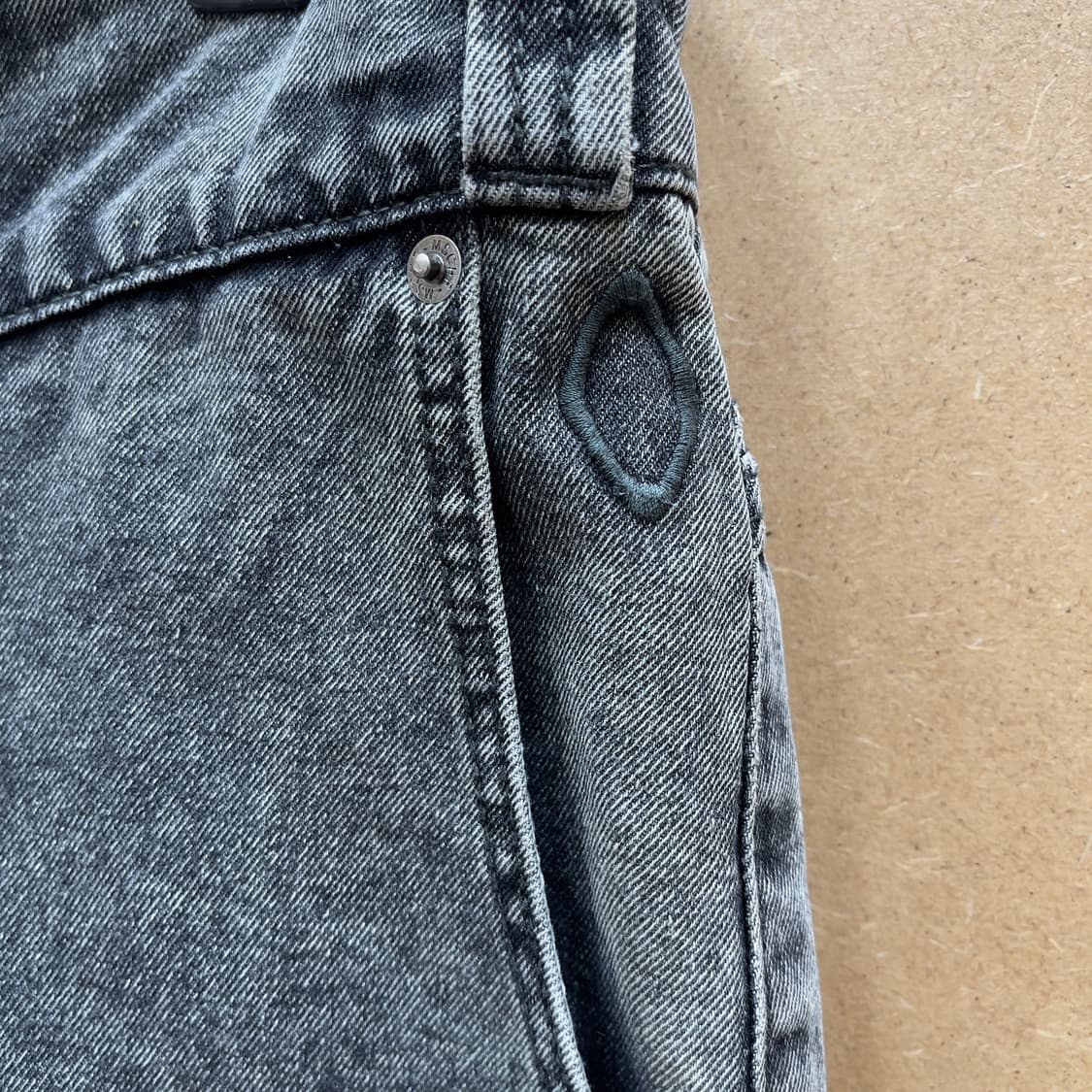 미스치프 롬버스 슬라우치 워시드 진 상품이미지8