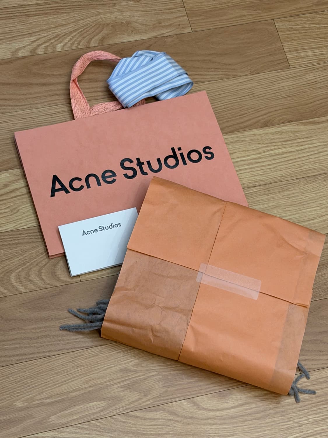 아크네스튜디오 머플러 상품이미지1