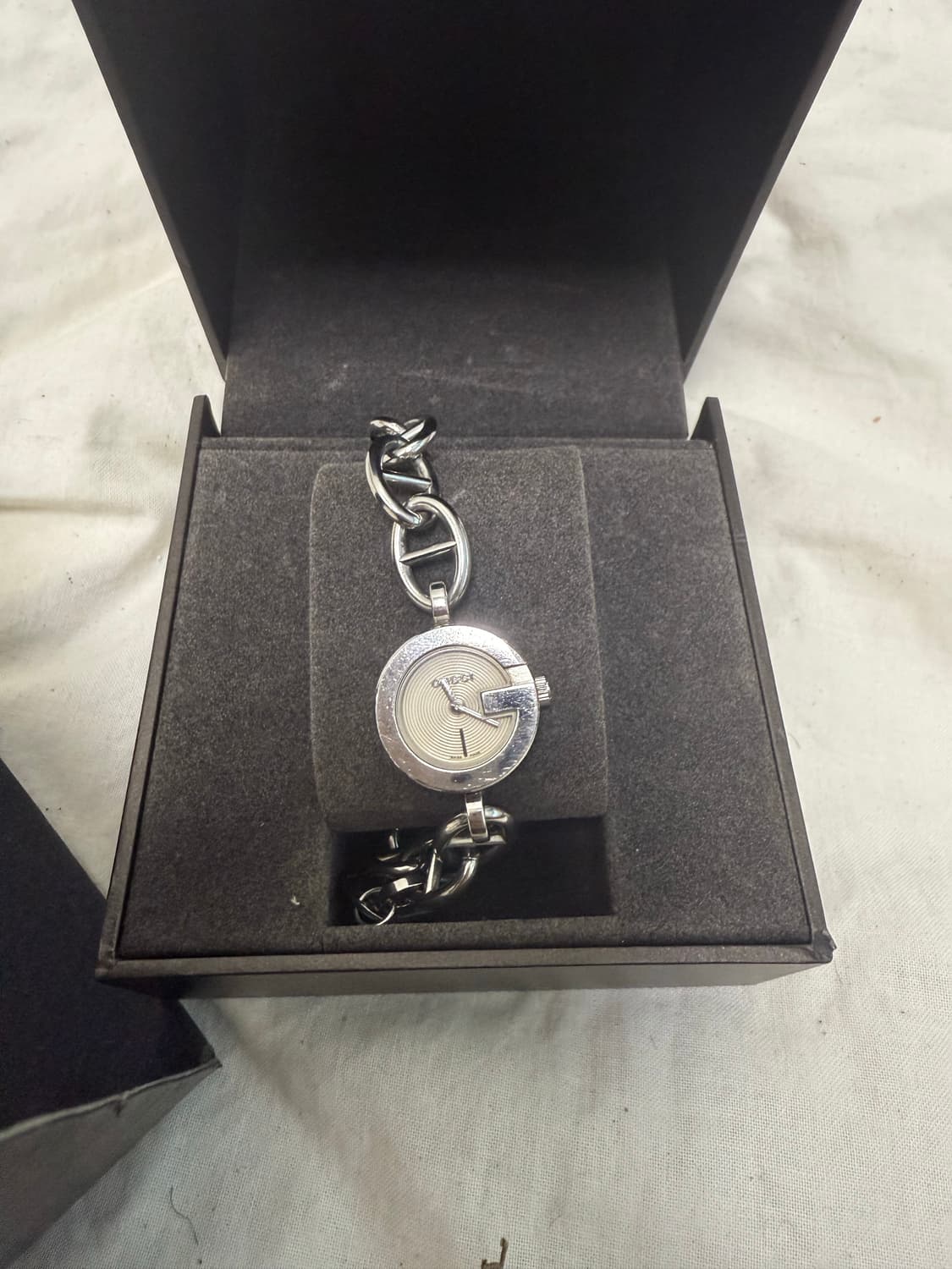 구찌 실버 팔찌 겸 체인 시계 상품이미지2