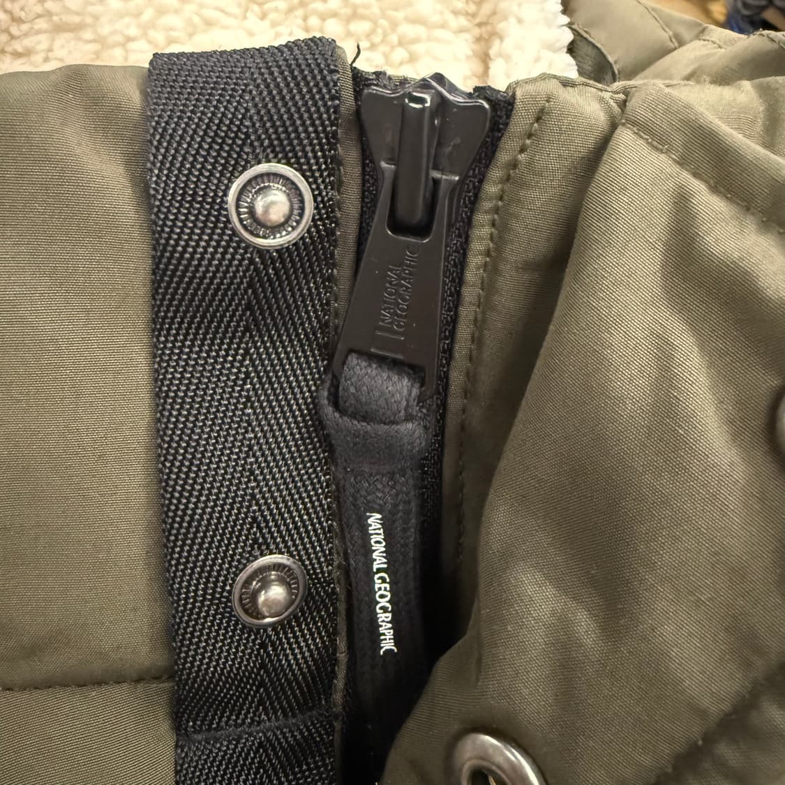 [정품/M] 내셔널지오그래픽 카키 패딩 점퍼 b19 상품이미지7
