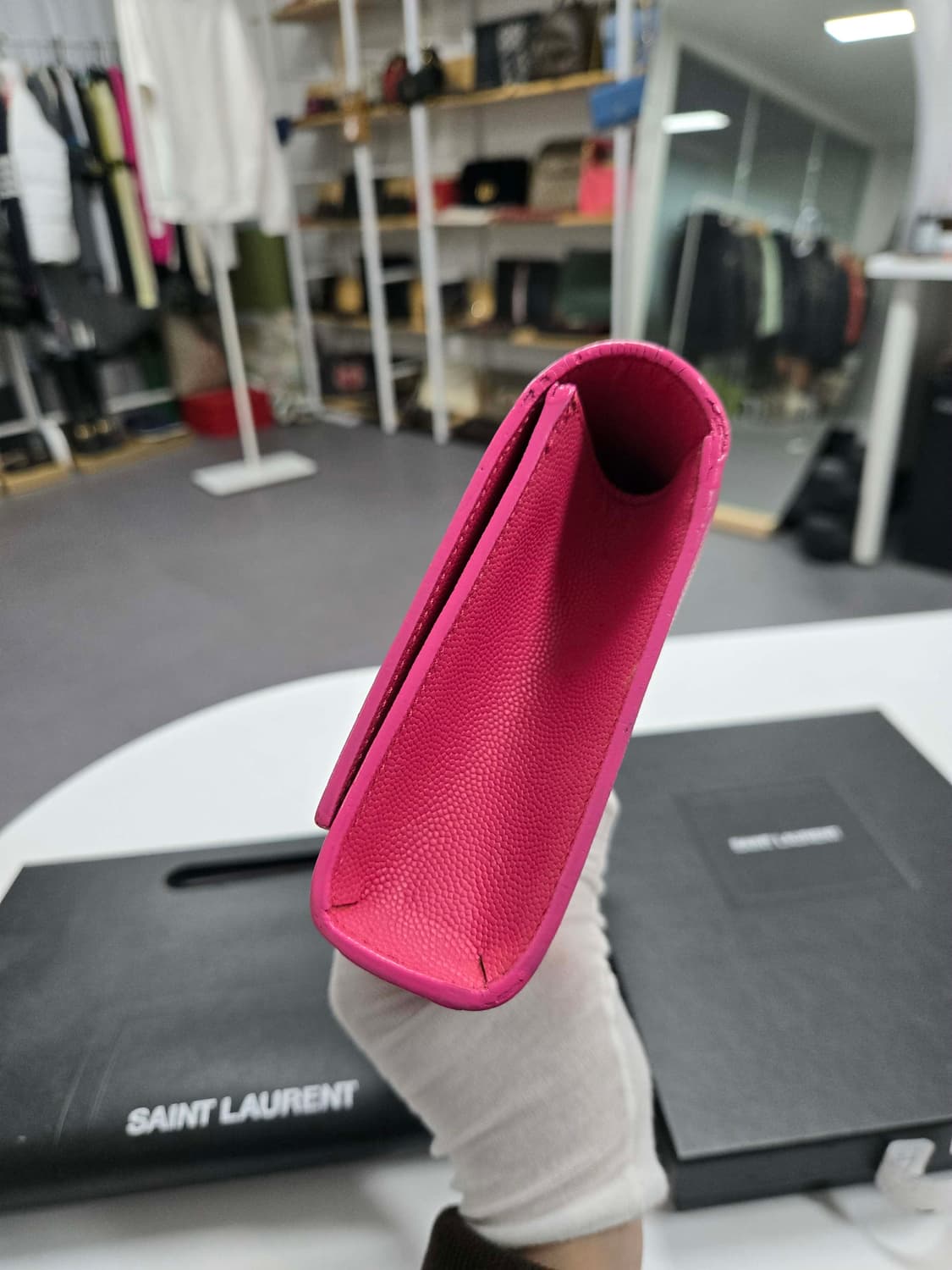 [40%할인] 입생로랑 카산드라 클러치백 상품이미지4